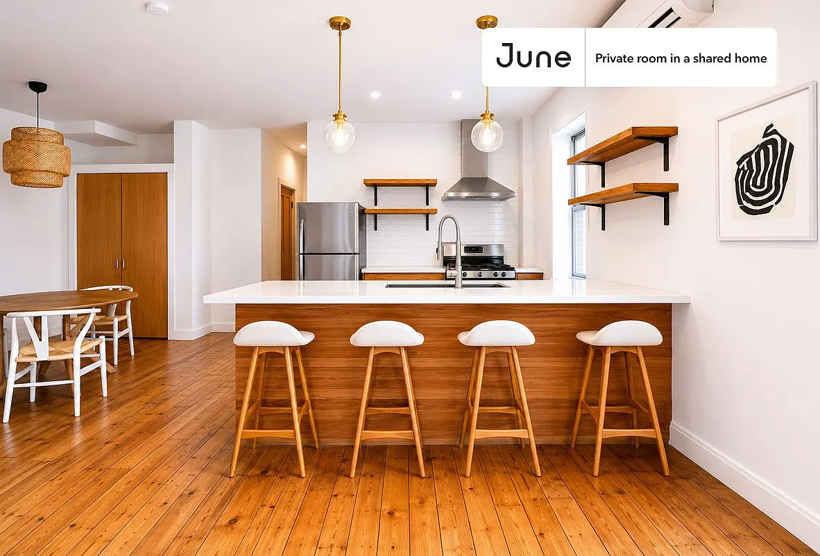 Queen bedroom in 4 bed/2 bath home in Prospect Lefferts Gardens #1840 C — Photo 4
