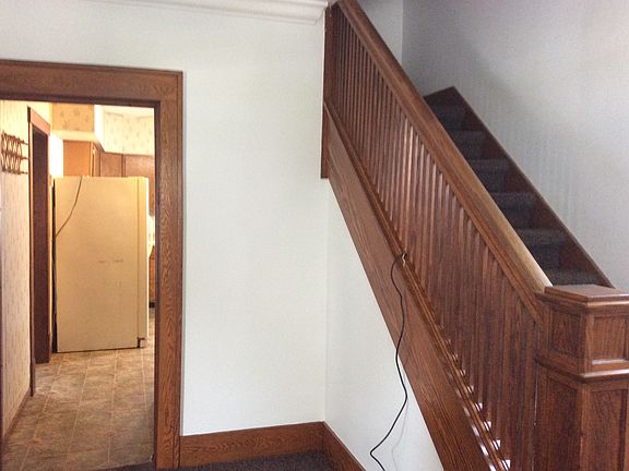 5th image of 160 Hall St