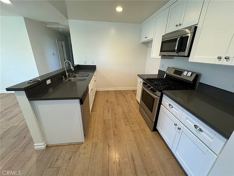 2306 N Catalina St — Photo 7