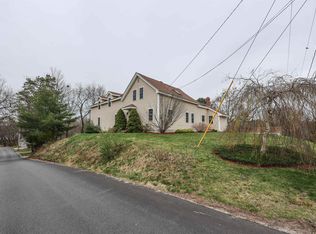 12 Aiken St, Derry, NH 03038