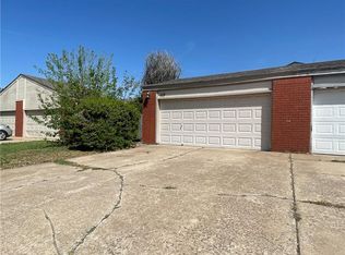 1119 Swan Lake Rd, Edmond, OK 73003