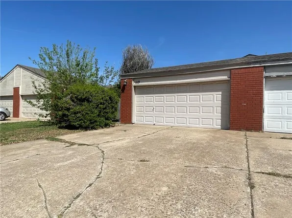 1119 Swan Lake Rd, Edmond, OK 73003