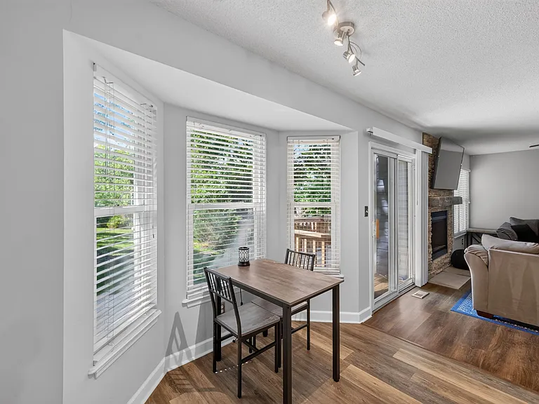 536 Oak Hill Dr — Photo 25