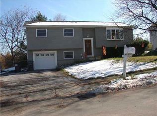 109 Rolling Meadows Rd, Middletown, NY 10940