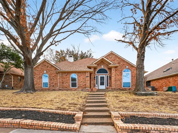 1316 Royal Palm Ln, Carrollton, TX 75007