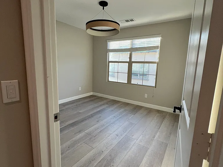 907 Slate St — Photo 17