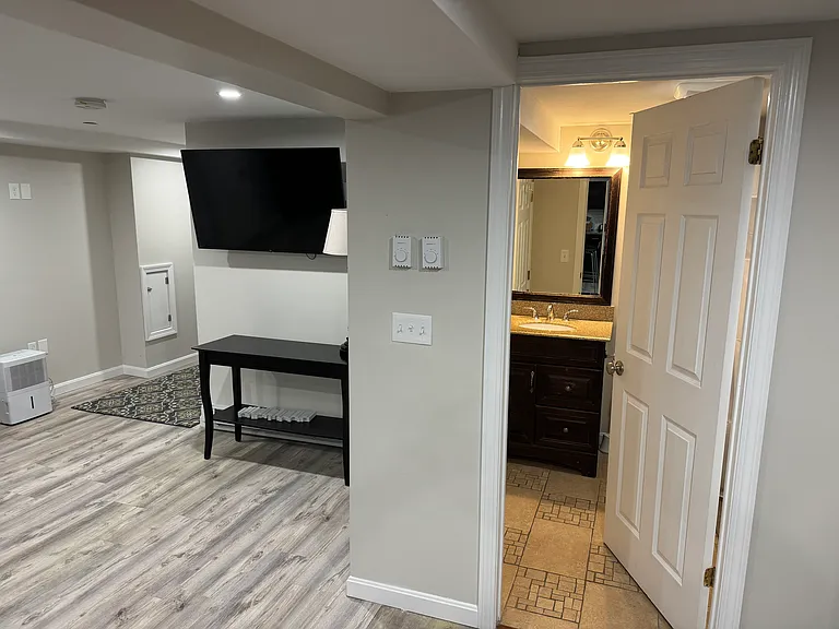 171 Foster St #B — Photo 8