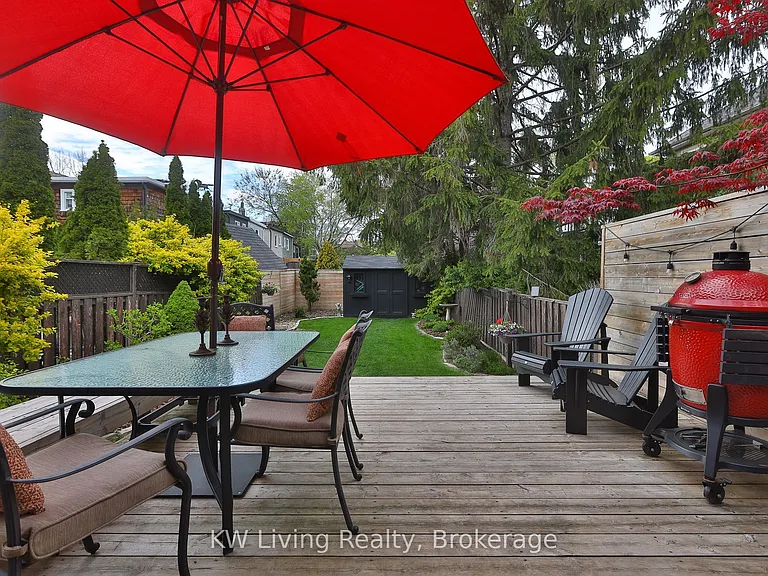452 Davisville Ave — Photo 24