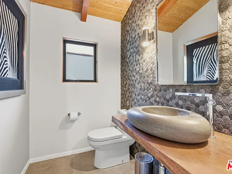 9820 Yoakum Dr — Photo 23