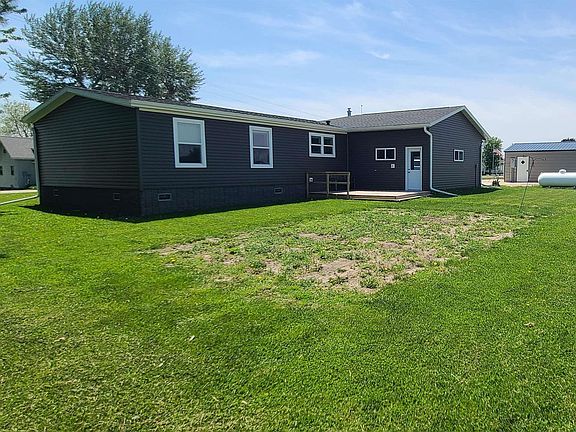 3rd image of 112 Merrill Rd