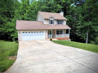 3709 Courtland Cir, Thomasville, NC 27360