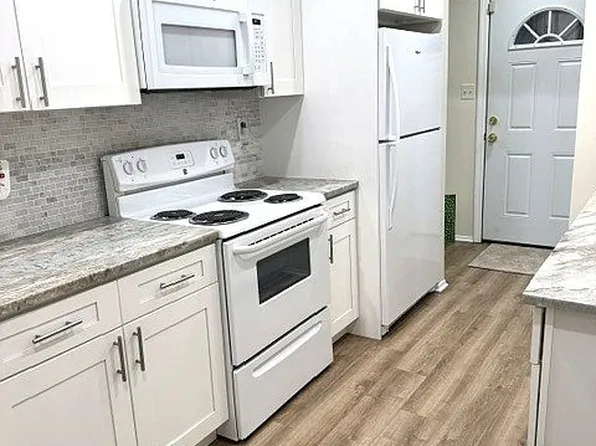 144 Cross Slope Ct Unit B, Manalapan, NJ 07726