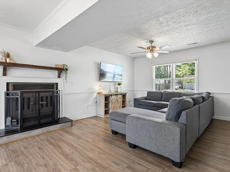 160 Fairmont Dr — Photo 12