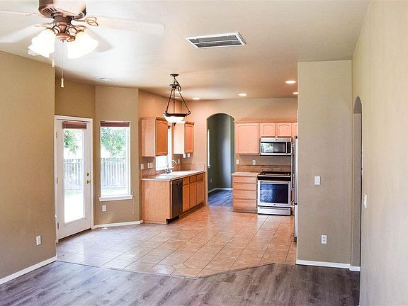 5th image of 243 Thyme Cir