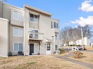 25 Cottonwood Rd #25, Newington, CT 06111