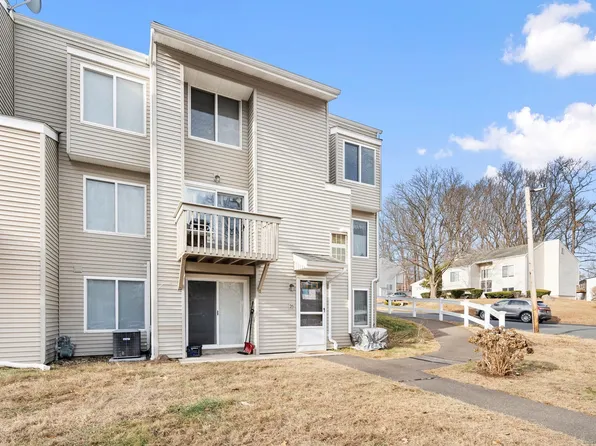 25 Cottonwood Road #25, Newington, CT 06111