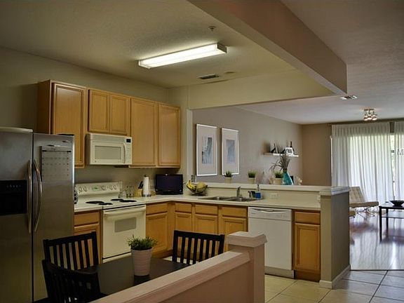 3rd image of 6235 Goethe St Unit 104