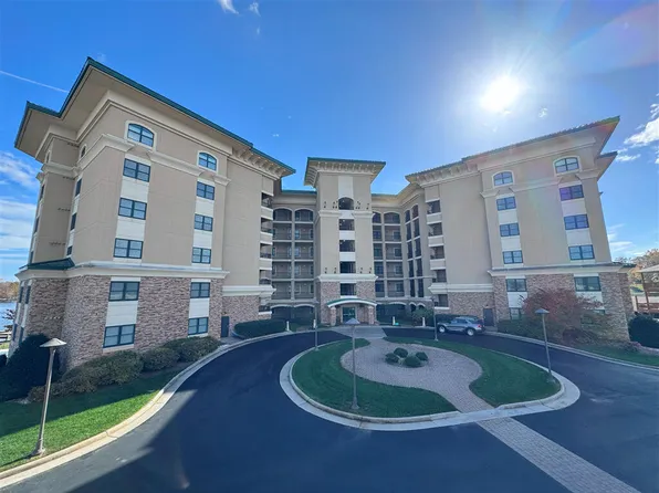 100 Bridgewater Pointe Pl Unit 502, Moneta, VA 24121