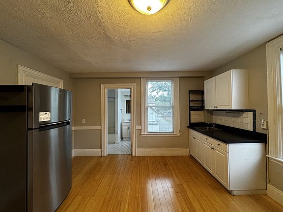 3rd image of 16 Cutter St #2