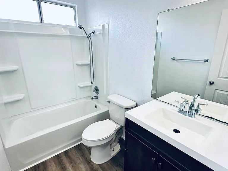 639 Corona St — Photo 3