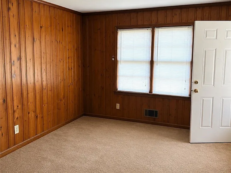 569 Whitehead Rd — Photo 6
