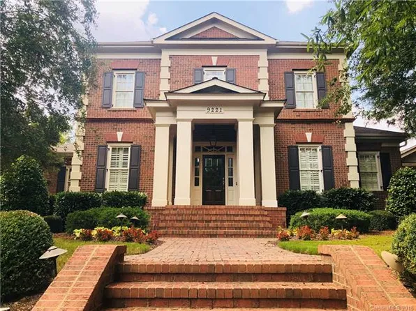 9221 Heydon Hall Cres, Charlotte, NC 28210
