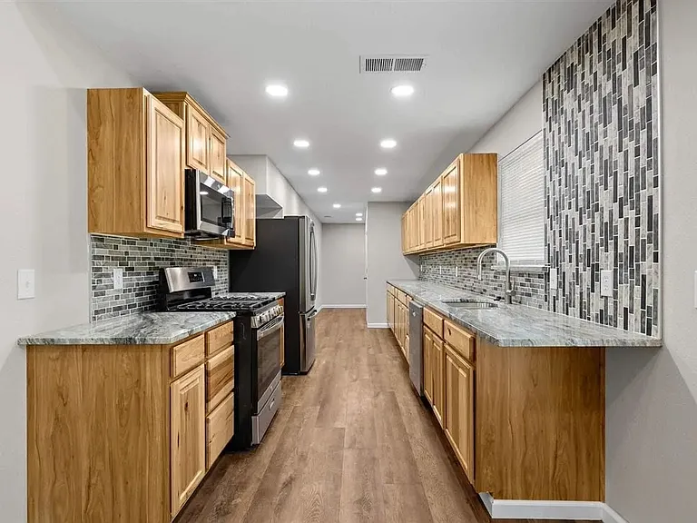 5235 Catskills Dr — Photo 11