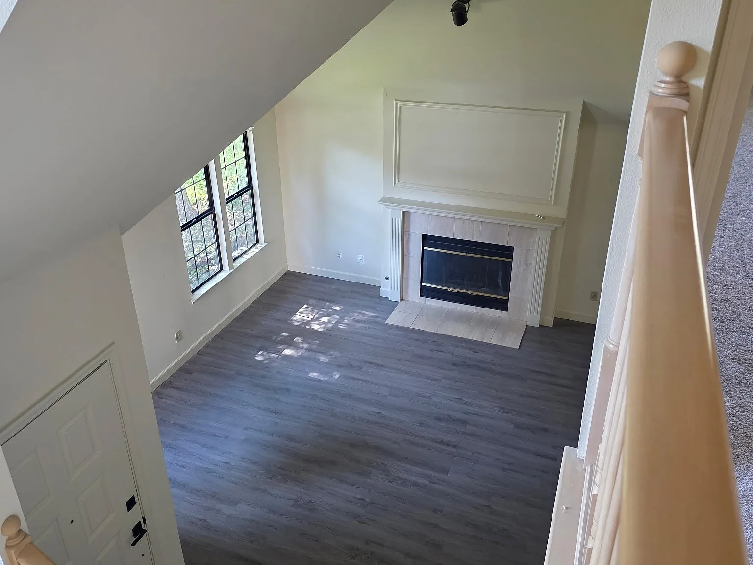 3 bed, 2.5 bath, 1818 sqft, $3,570 — Photo 4