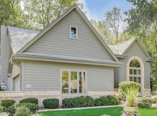 N27W27737 Jocelyn Ct, Pewaukee, WI 53072