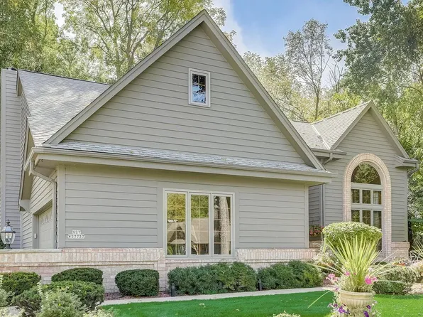 N27W27737 Jocelyn COURT, Pewaukee, WI 53072