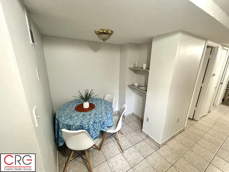 118-120 Cottage St #1B — Photo 18