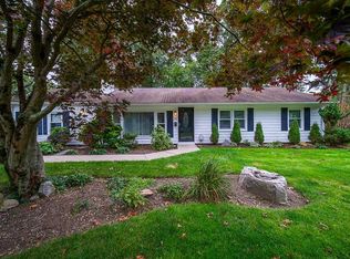 24 Darling St, Warwick, RI 02886