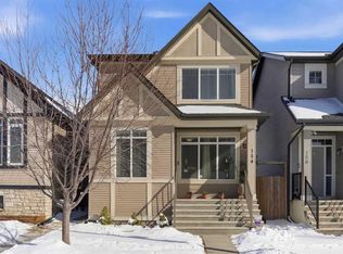 154 W Cranford Park SE, Calgary, AB T3M 2C4