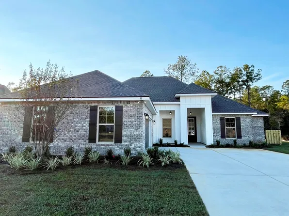 48 Celestial Cir, Freeport, FL 32439