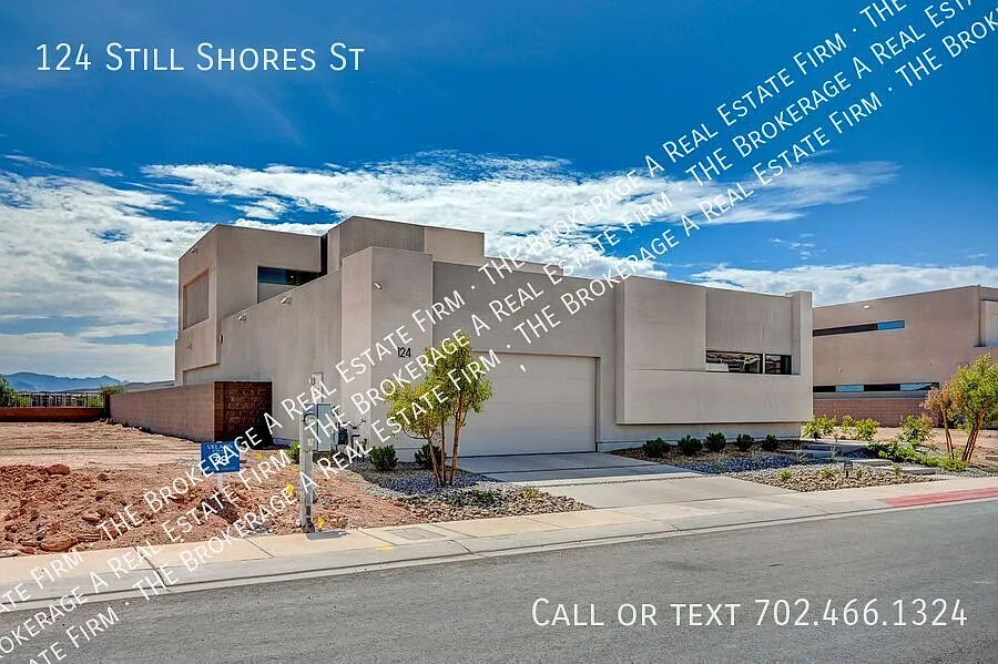 Stunning Blue Heron Lake Las Vegas Rental — Photo 4