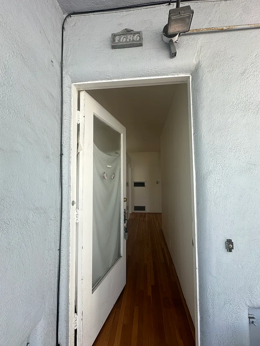 1686 Oxford St #2 photo 1