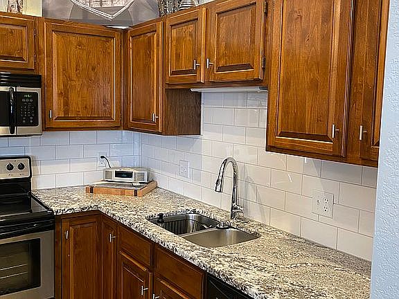 5th image of 110 Teton Ln APT 3