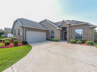 5812 Little Grove Dr, Pearland, TX 77581