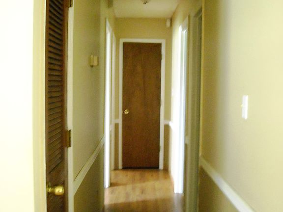 4th image of 806 Cobblestone Ct
