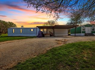 423 Hilltop Meadows Ct, Springtown, TX 76082