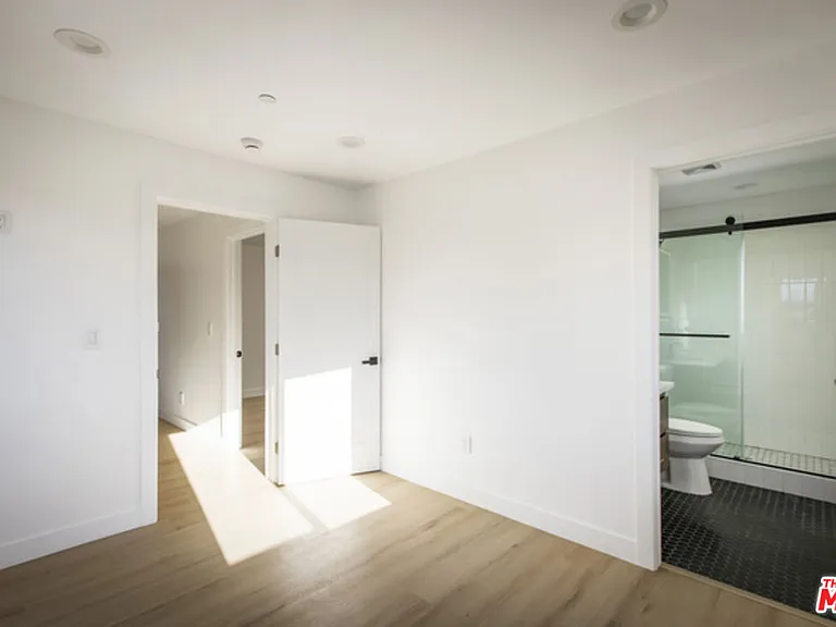 2653 Vineyard Ave — Photo 5