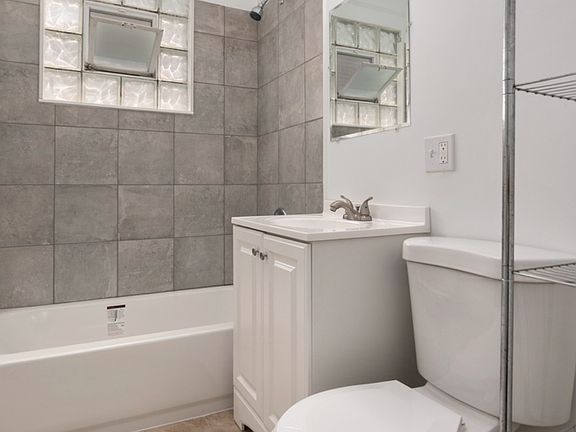 5th image of 11338 S King Dr #1