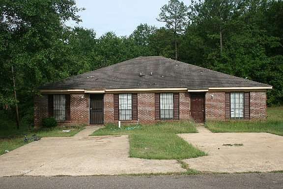 1st image of 2112 Thousand Oaks Dr #B