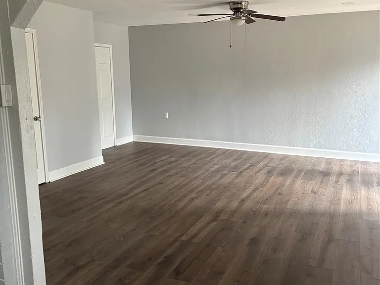4115 Tidewater Dr — Photo 7