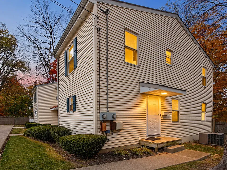 2 Cottage Pl #4