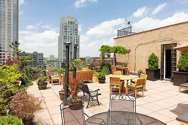 Rented by Compass | media 32