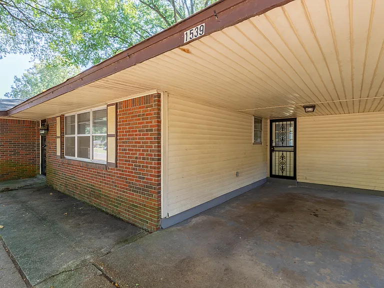 1539 Eason Ave — Photo 8