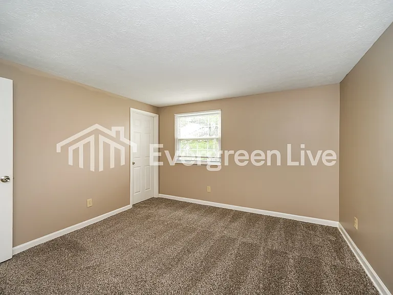 6481 Southgate Pl — Photo 8