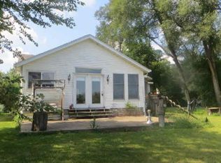 3315 S Shore Dr, Moline, IL