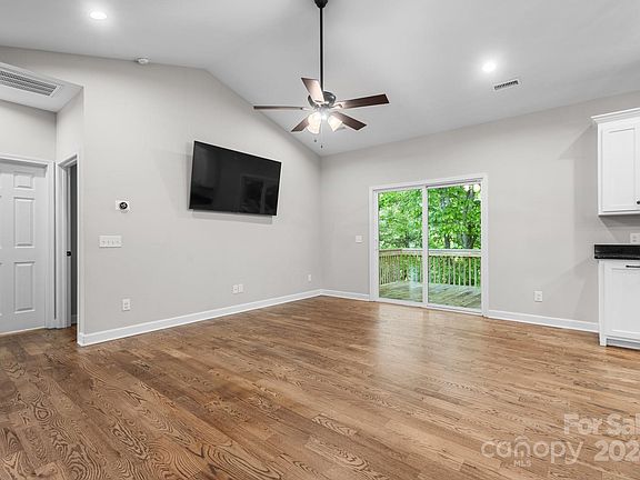 4th image of 111 Eastwood Village Ct